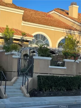 Photo #2: OC24045546 Listing 