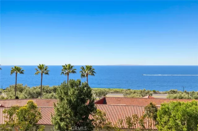 MLS: OC24045606 Condo For Sale