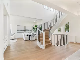 Photo #4: OC24045606 Listing 