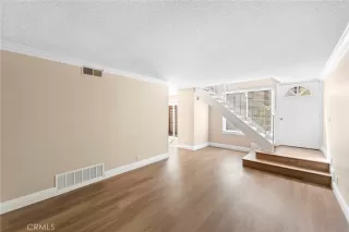 Photo #5: OC24045764 Listing