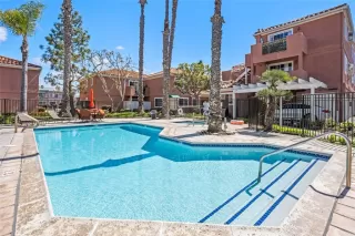 Photo #6: OC24046457 Listing 