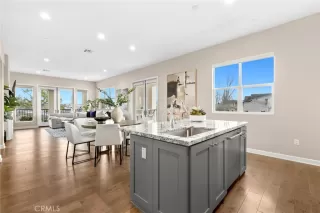 Photo #4: OC24047267 Listing 