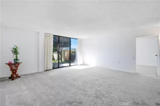 Photo #3: OC24047339 Listing 