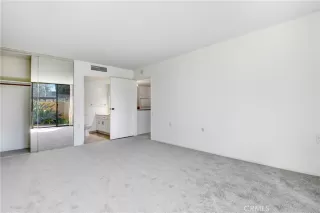 Photo #5: OC24047339 Listing 