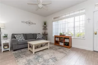 Photo #5: OC24047427 Listing 