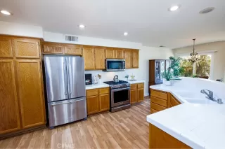 Photo #5: OC24047570 Listing 