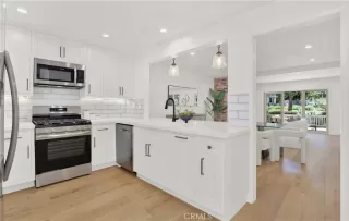 Photo #3: OC24047582 Listing 