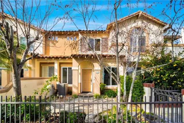 MLS: OC24047583 Condo For Sale