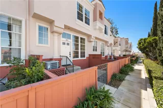 Photo #1: OC24047633 Listing 