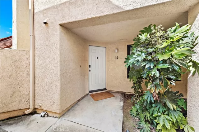 MLS: OC24048151 Condo For Sale