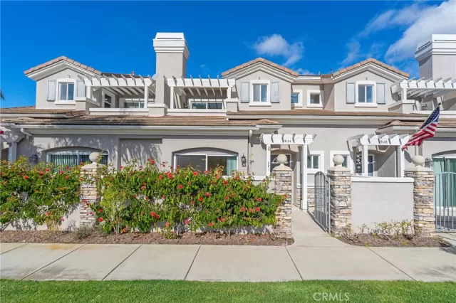 MLS: OC24048314 Condo For Sale