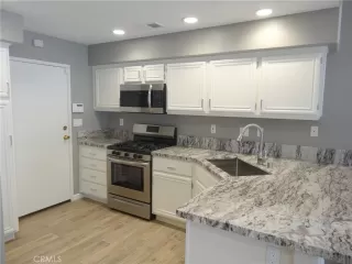 Photo #3: OC24048389 Listing 