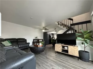 Photo #2: OC24048591 Listing