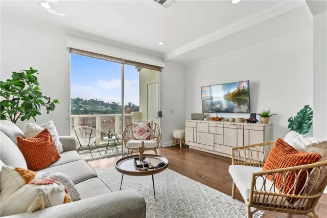 MLS: OC24048999 Condo For Sale