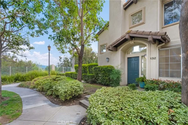 MLS: OC24049052 Condo For Sale