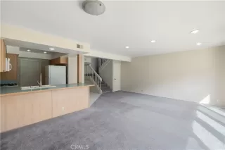 Photo #2: OC24049919 Listing 