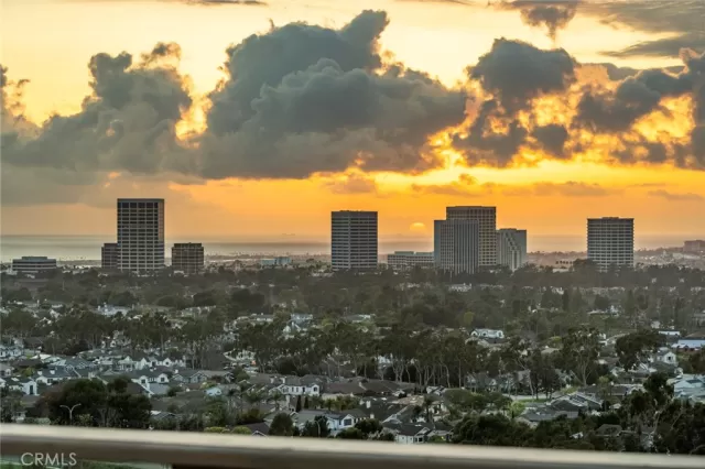 MLS: OC24049969 Condo For Sale