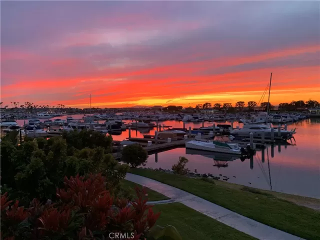 MLS: OC24050112 Condo For Sale