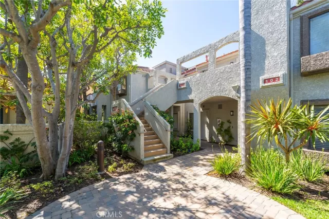 MLS: OC24050122 Condo For Sale