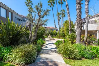 Photo #3: OC24050122 Listing 