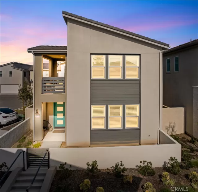 MLS: OC24050683 Condo For Sale