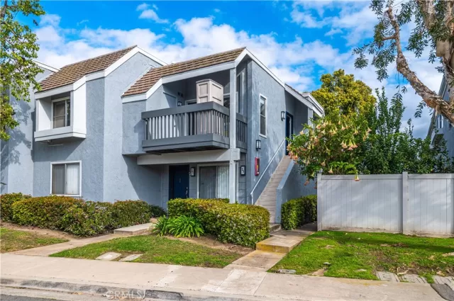 MLS: OC24051553 Condo For Sale