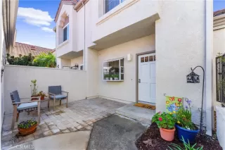 Photo #3: OC24052549 Listing