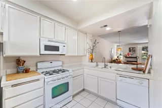 Photo #5: OC24052549 Listing