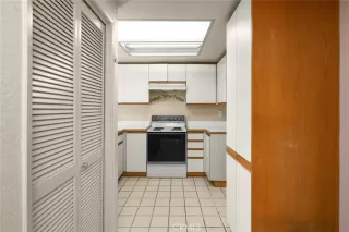 Photo #3: OC24053082 Listing