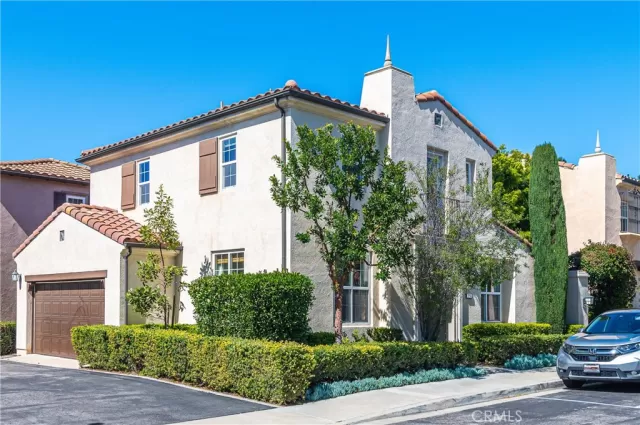 MLS: OC24053192 Condo For Sale