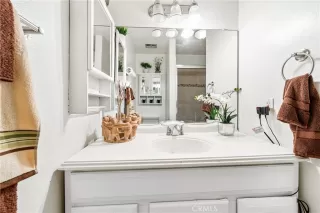 Photo #6: OC24054031 Listing 