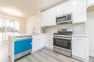 Photo #5: OC24054043 Listing 