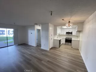 Photo #3: OC24054365 Listing 