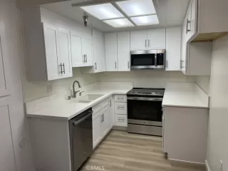 Photo #4: OC24054365 Listing 