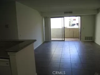 Photo #4: OC24054778 Listing 