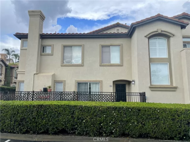 MLS: OC24054816 Condo For Sale