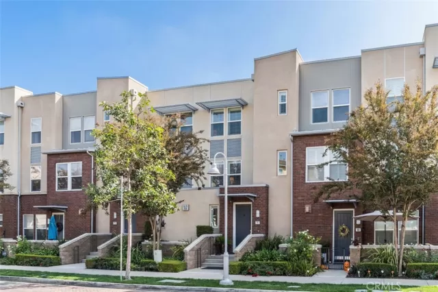 MLS: OC24054934 Condo For Sale