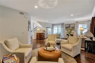 Photo #4: OC24055113 Listing 