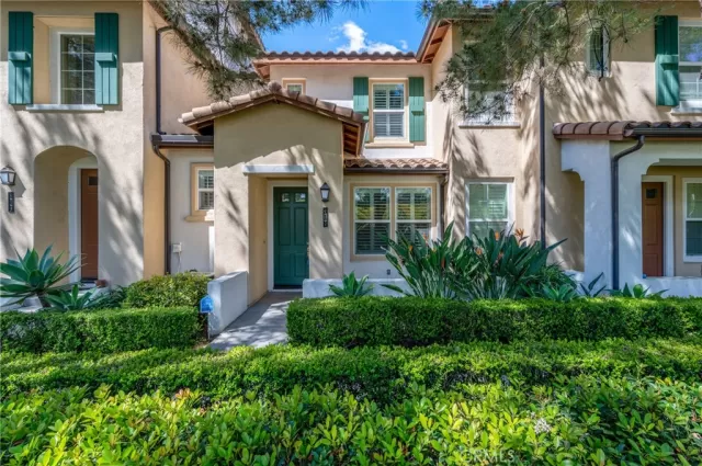 MLS: OC24055479 Condo For Sale