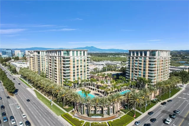 MLS: OC24056252 Condo For Sale