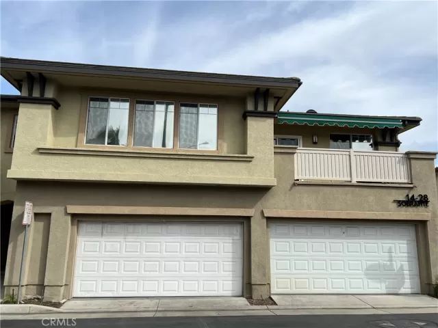 MLS: OC24056354 Condo For Sale