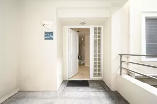 Photo #2: OC24056820 Listing