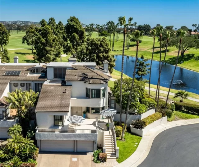 MLS: OC24057518 Condo For Sale