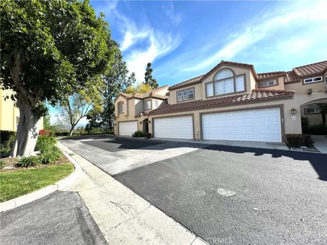 MLS: OC24057539 Condo For Sale