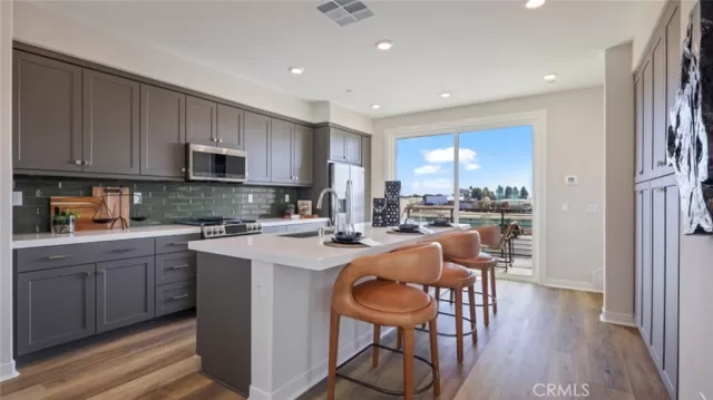 MLS: OC24057883 Condo For Sale