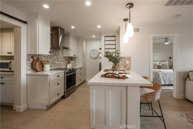 MLS: OC24058013 Condo For Sale