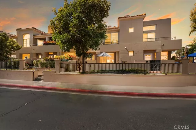 MLS: OC24058027 Condo For Sale