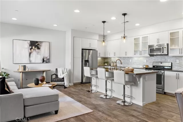 MLS: OC24058342 Condo For Sale