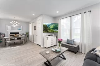 Photo #4: OC24058363 Listing 