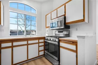 Photo #6: OC24058483 Listing 